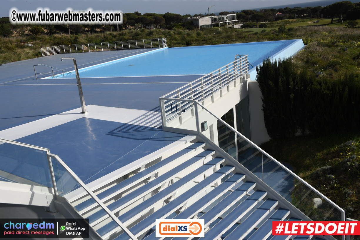 Pre-show MoJoHost Happy Hour