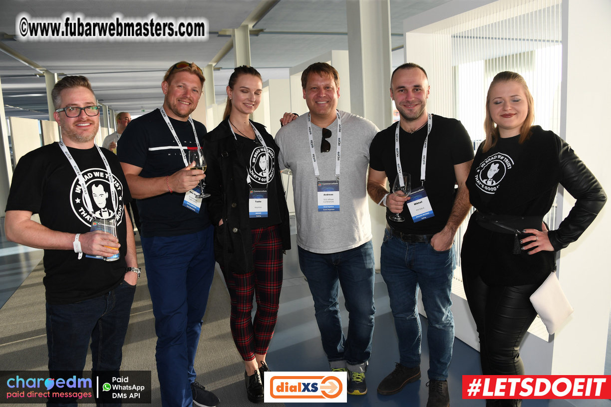 Pre-show MoJoHost Happy Hour