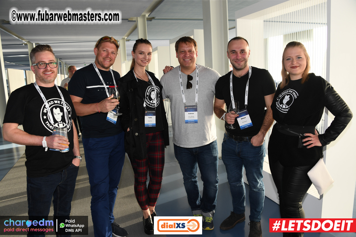 Pre-show MoJoHost Happy Hour