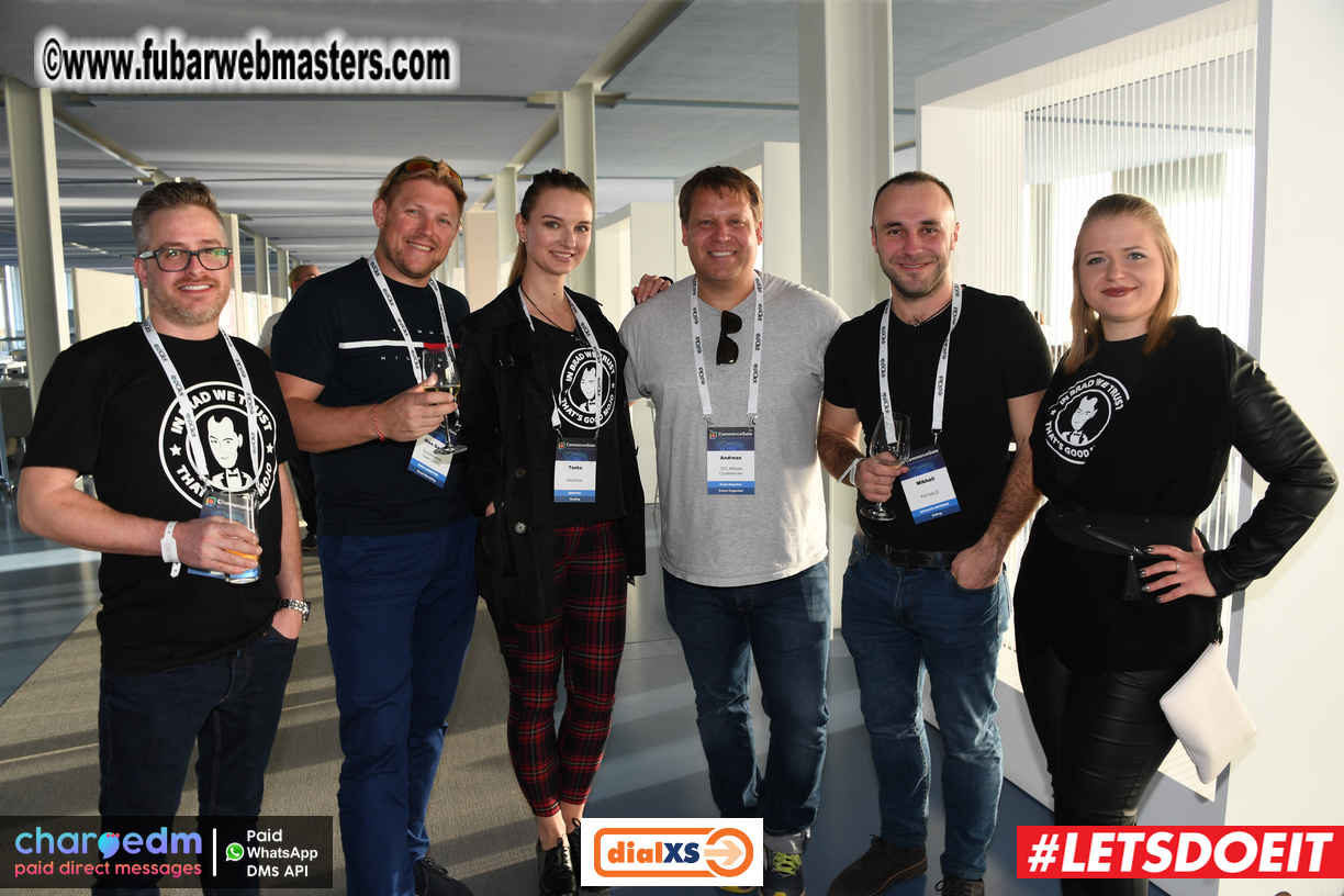 Pre-show MoJoHost Happy Hour