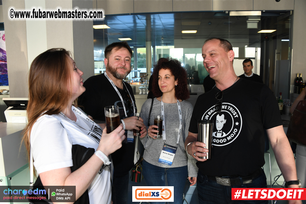 Pre-show MoJoHost Happy Hour