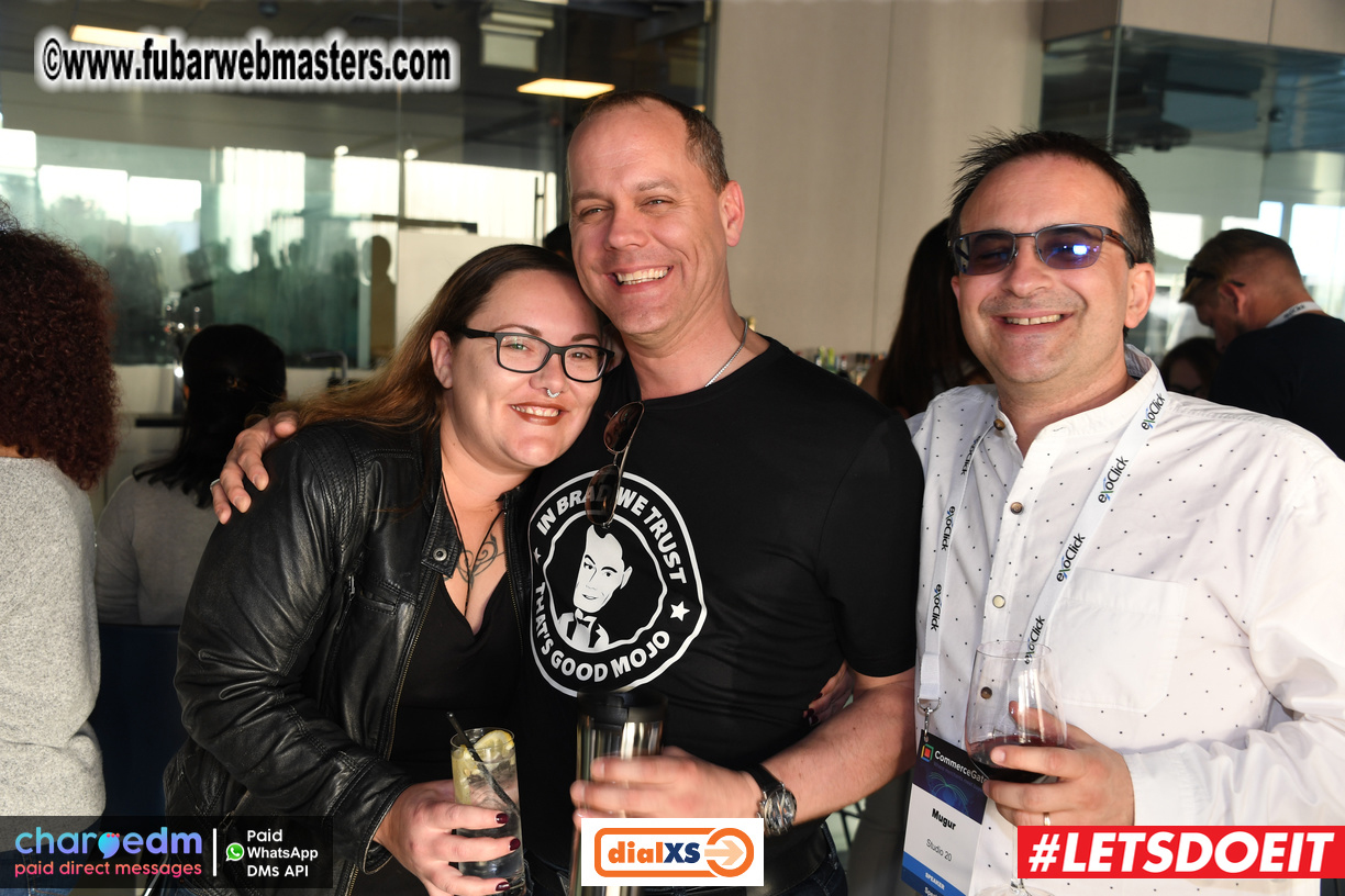 Pre-show MoJoHost Happy Hour