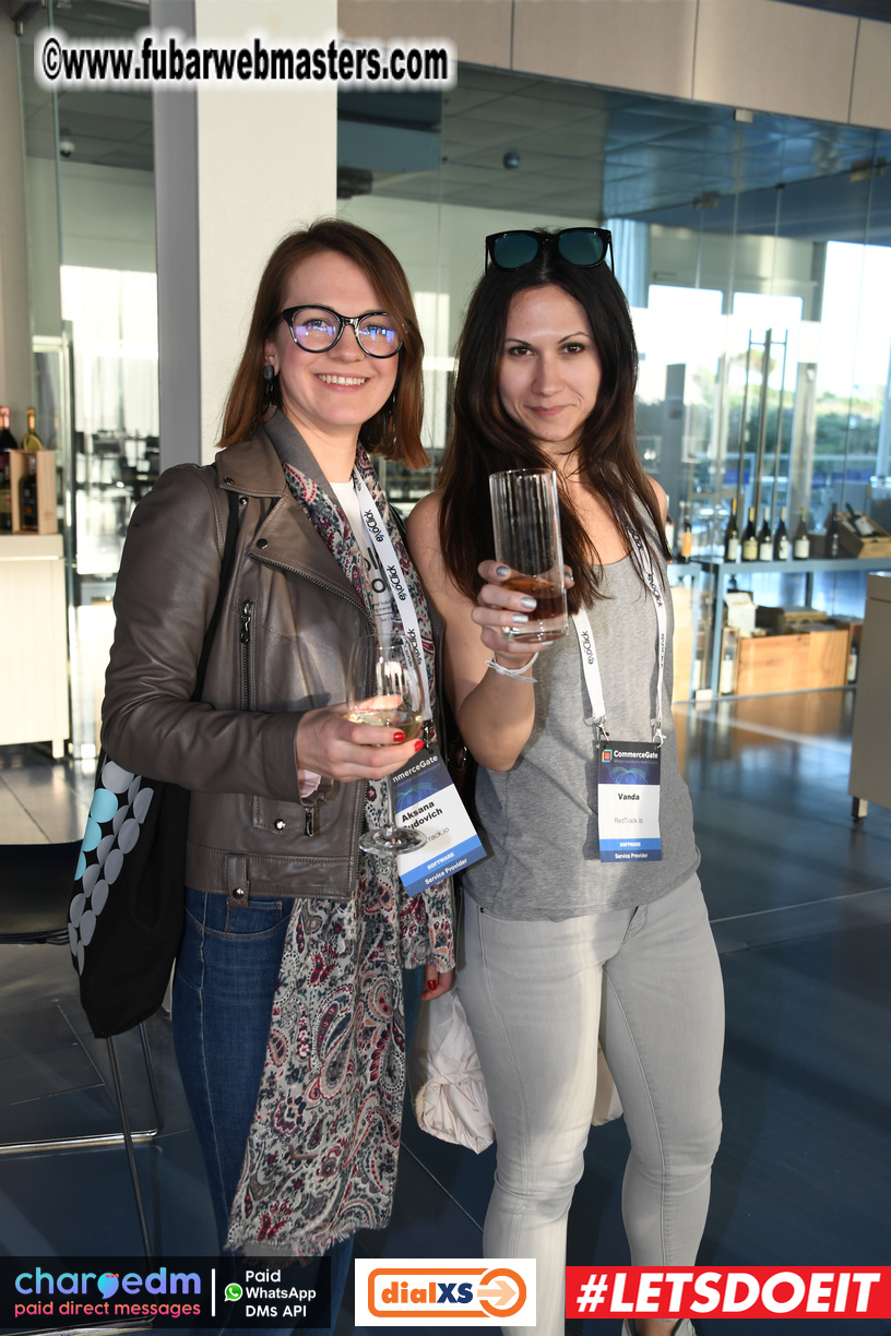 Pre-show MoJoHost Happy Hour