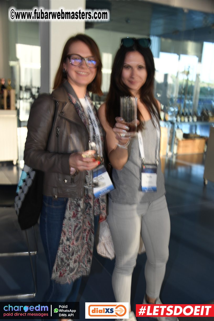 Pre-show MoJoHost Happy Hour