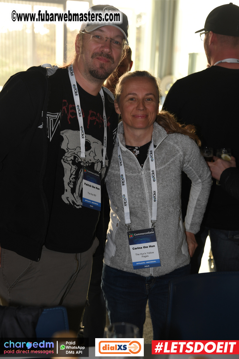 Pre-show MoJoHost Happy Hour