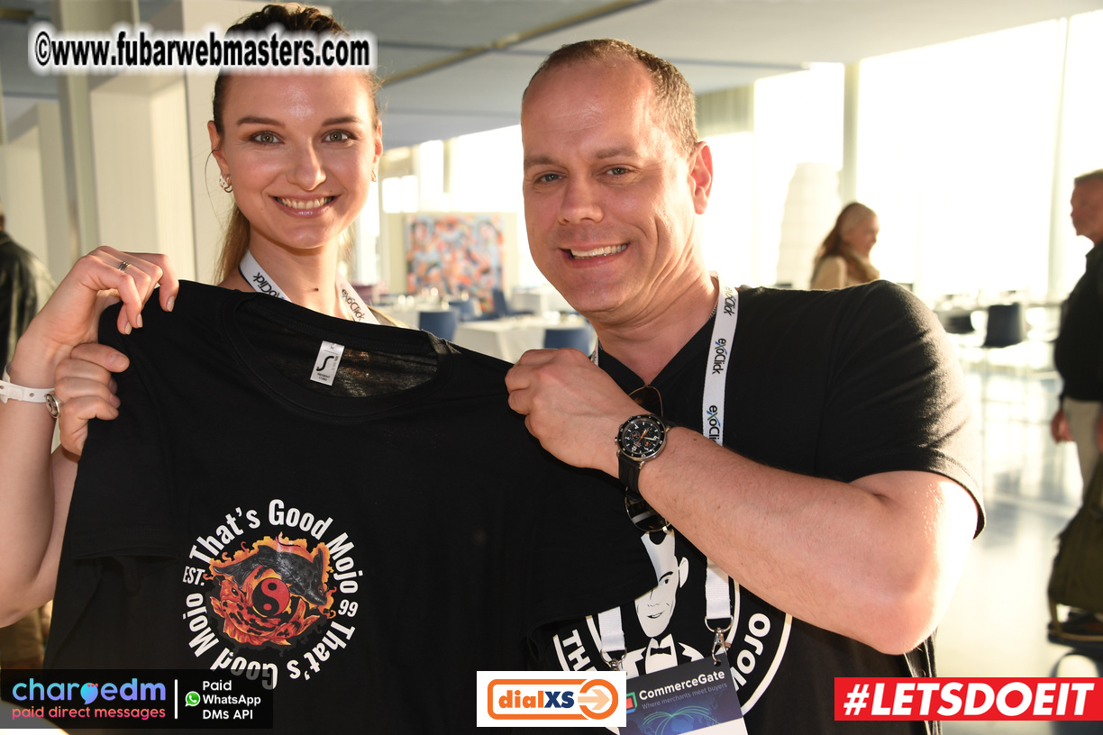 Pre-show MoJoHost Happy Hour