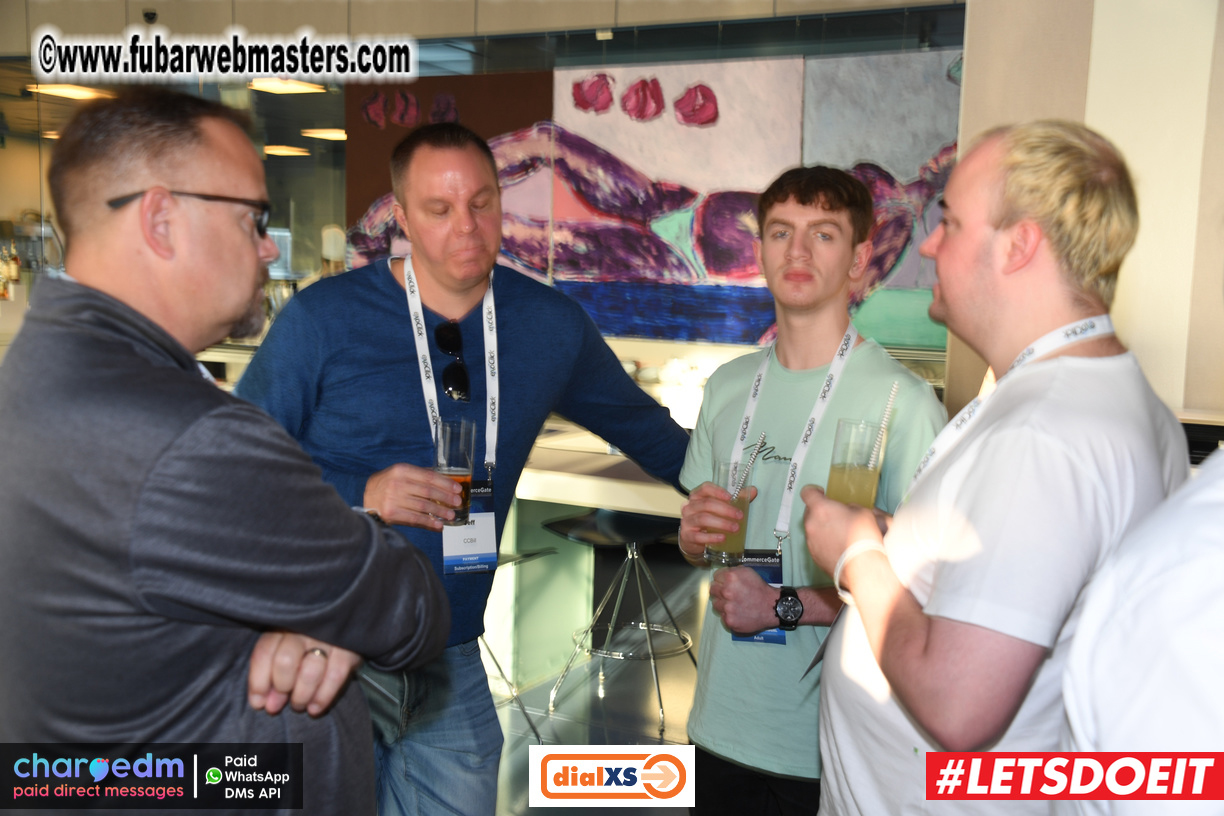 Pre-show MoJoHost Happy Hour