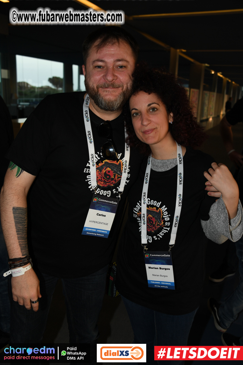 Pre-show MoJoHost Happy Hour