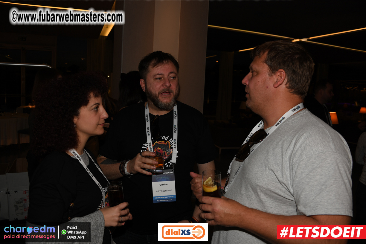 Pre-show MoJoHost Happy Hour