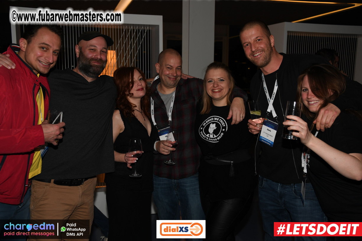 Pre-show MoJoHost Happy Hour