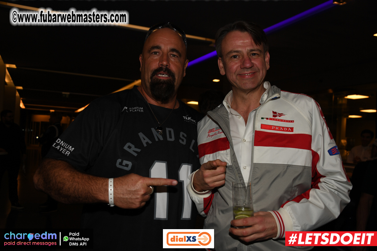 Pre-show MoJoHost Happy Hour