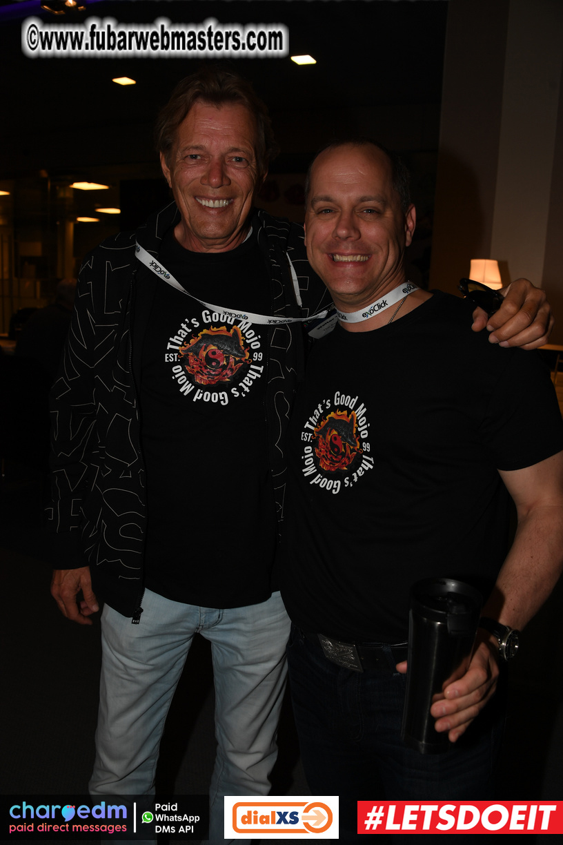 Pre-show MoJoHost Happy Hour