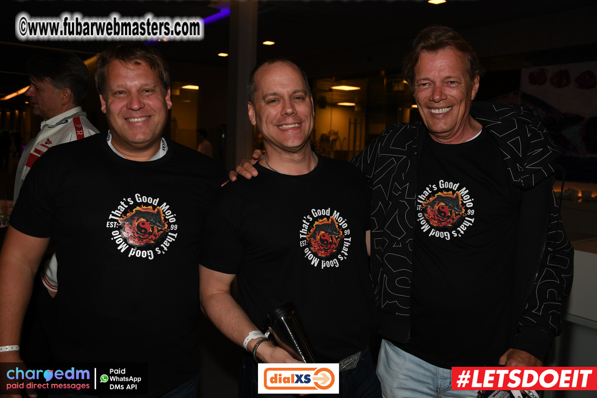 Pre-show MoJoHost Happy Hour