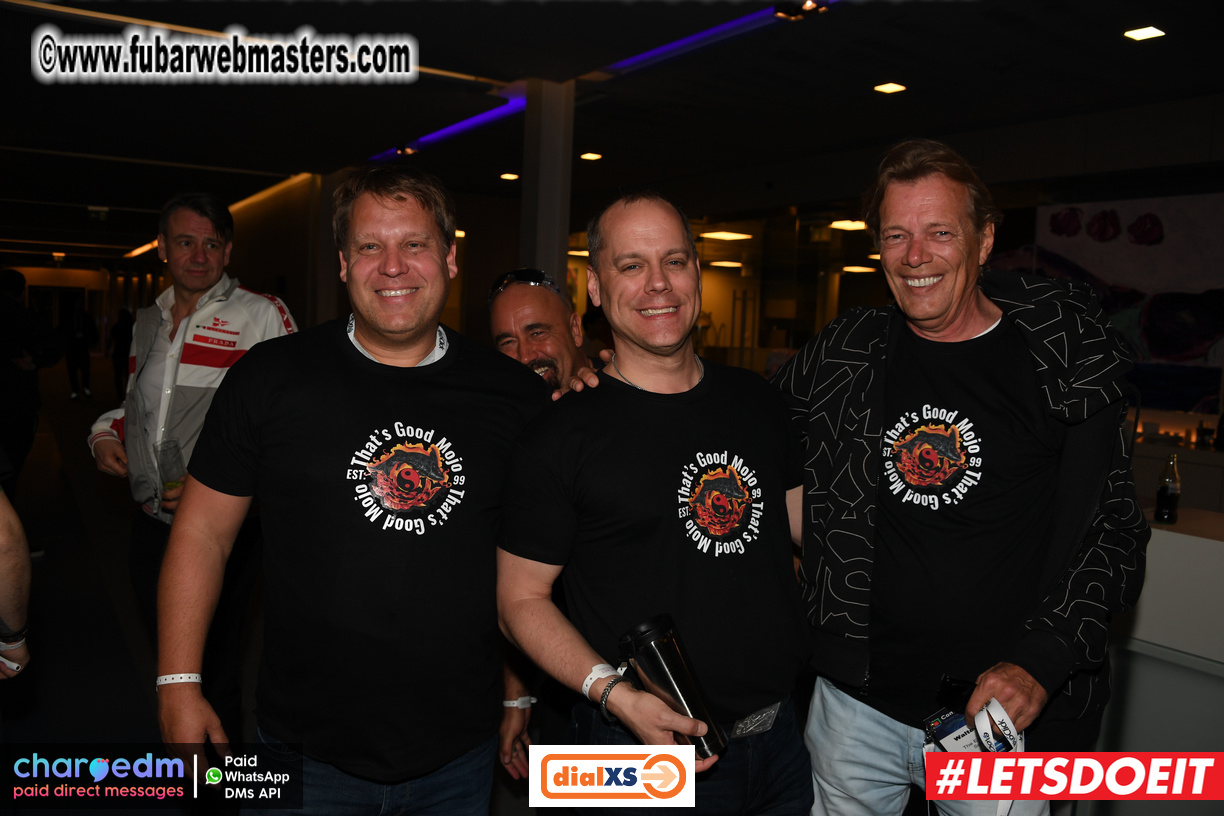 Pre-show MoJoHost Happy Hour