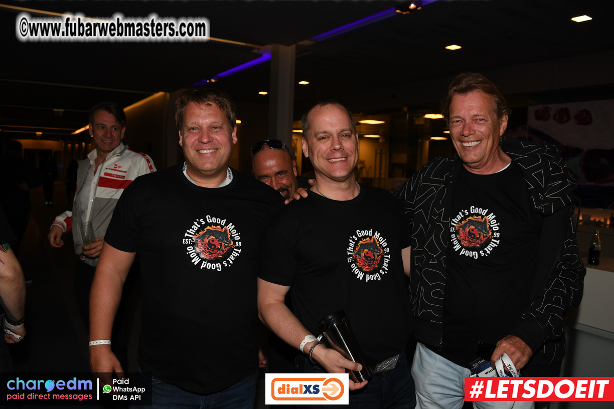 Pre-show MoJoHost Happy Hour