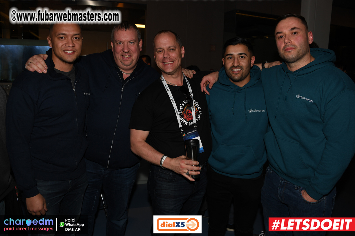 Pre-show MoJoHost Happy Hour