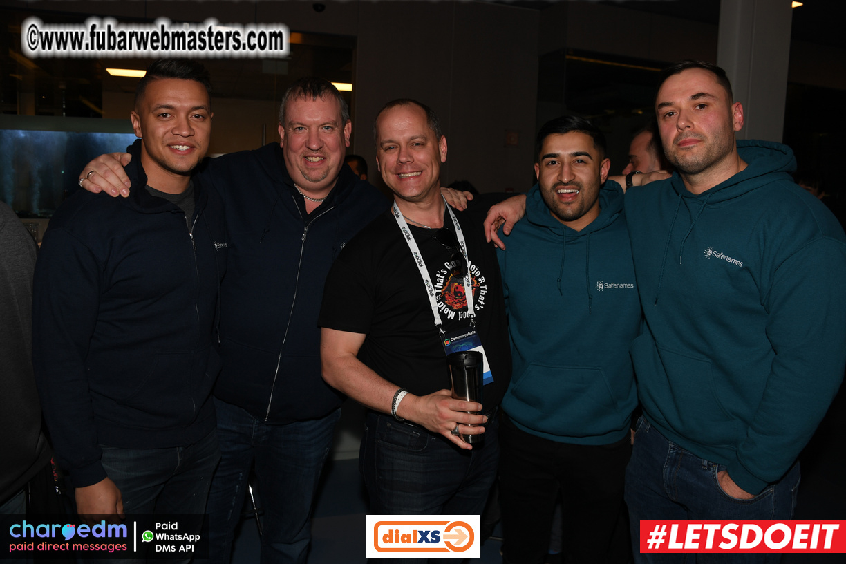 Pre-show MoJoHost Happy Hour