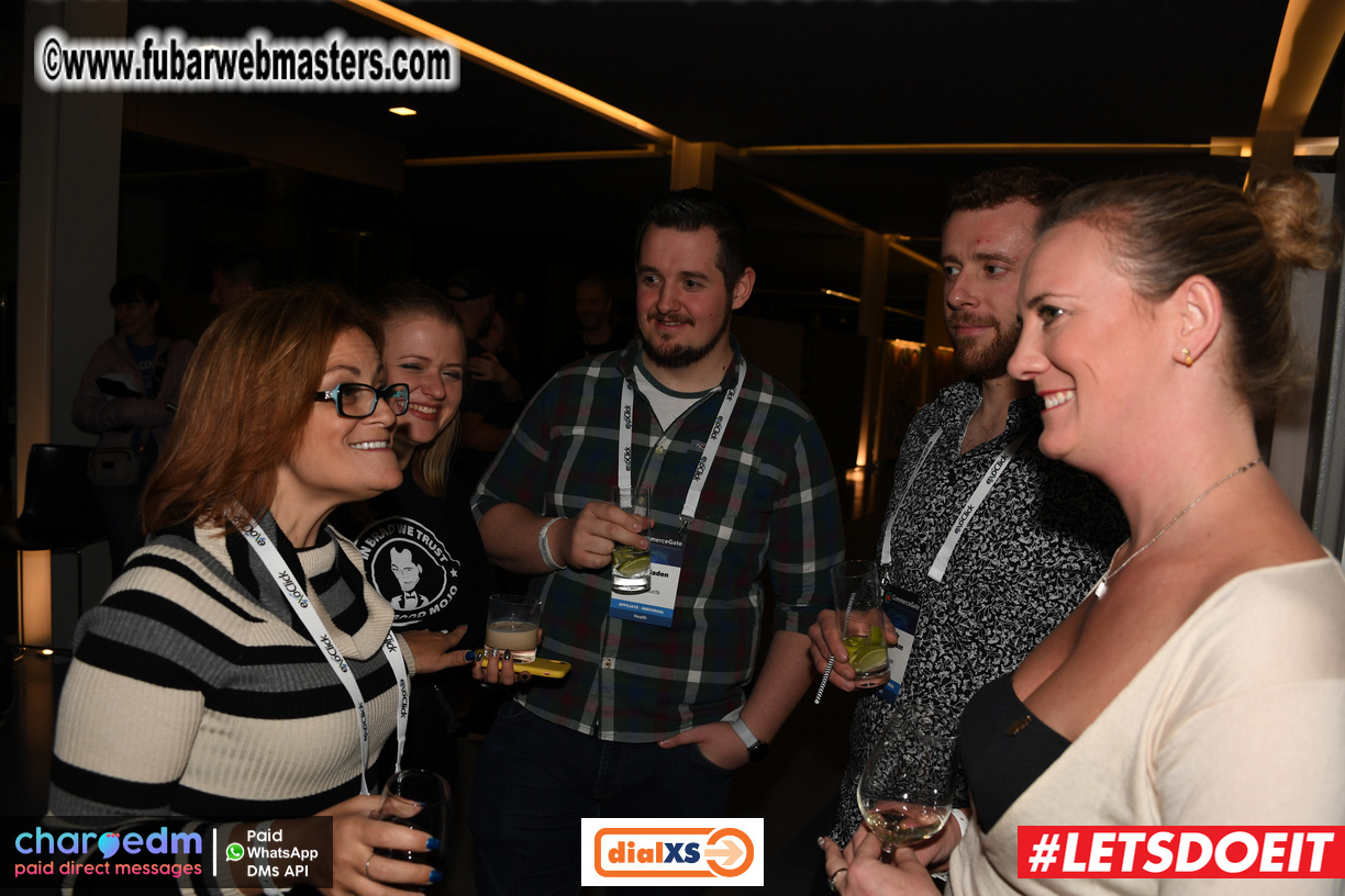 Pre-show MoJoHost Happy Hour