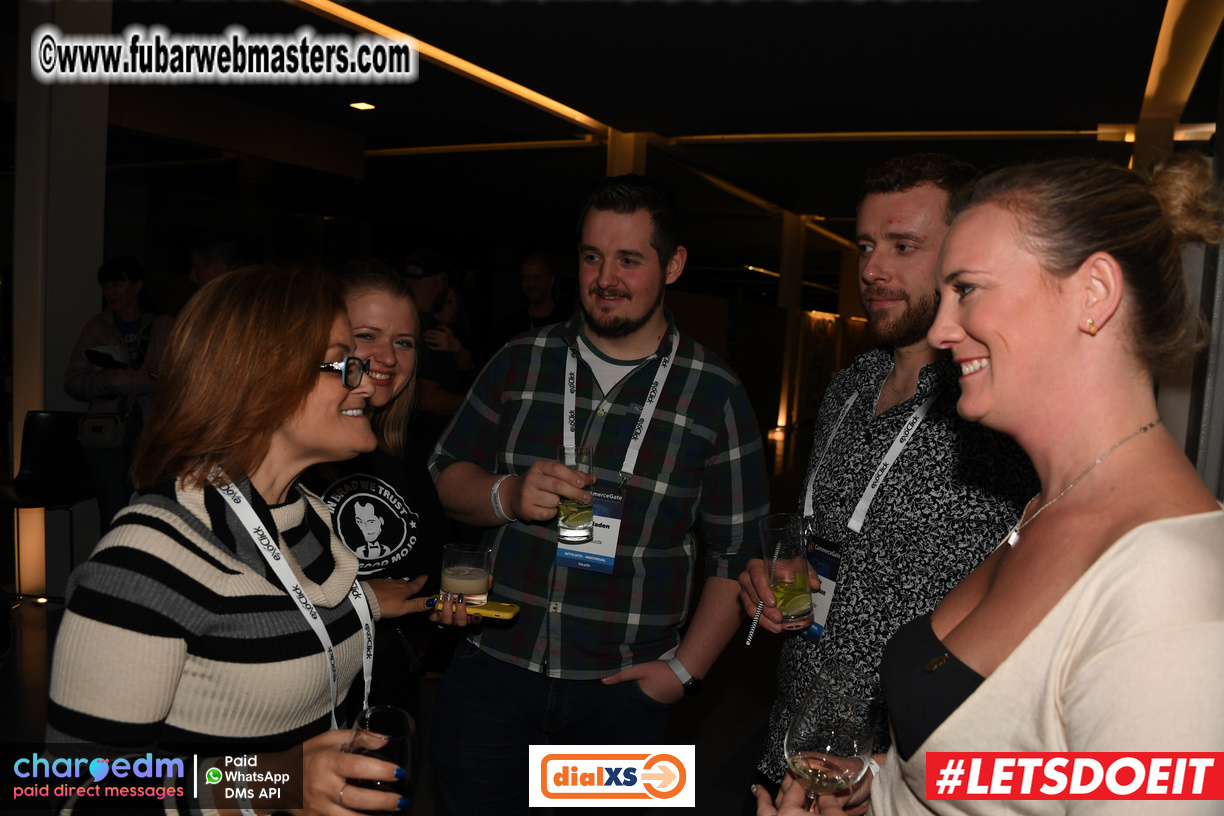 Pre-show MoJoHost Happy Hour