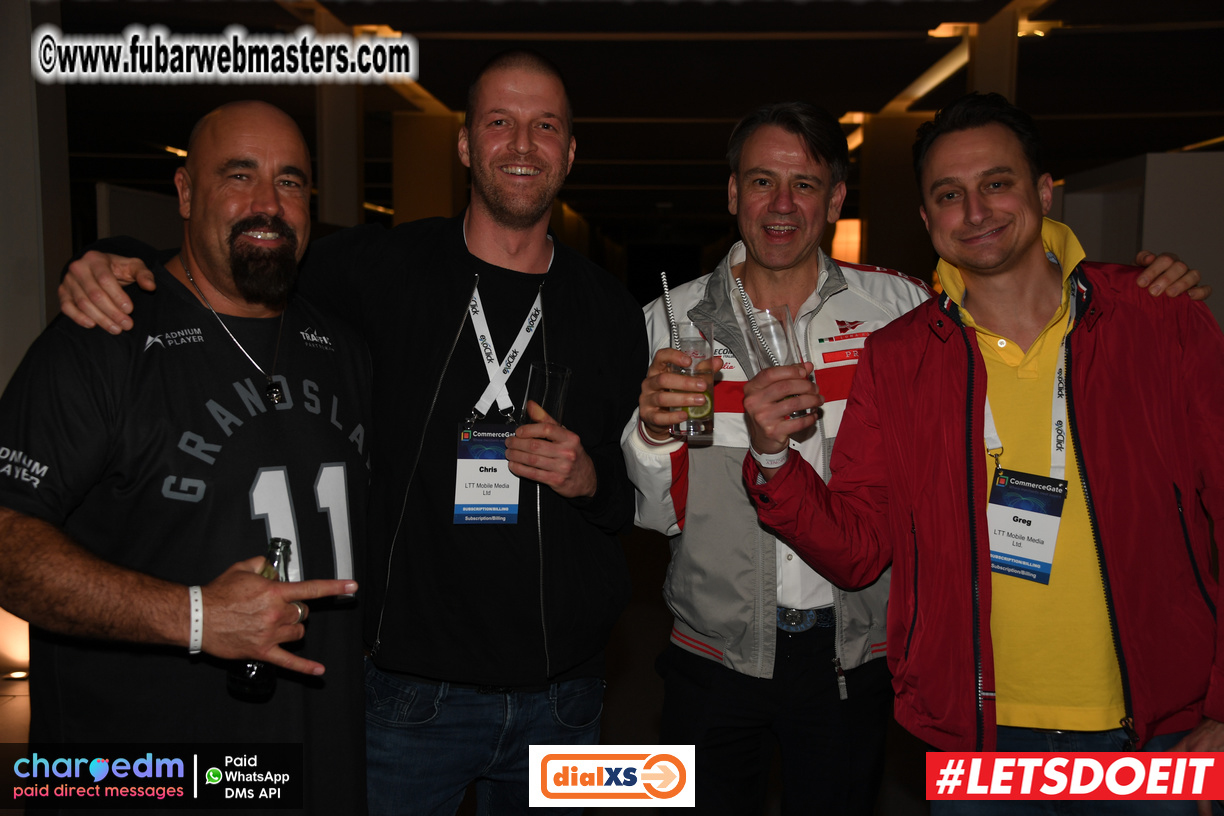 Pre-show MoJoHost Happy Hour