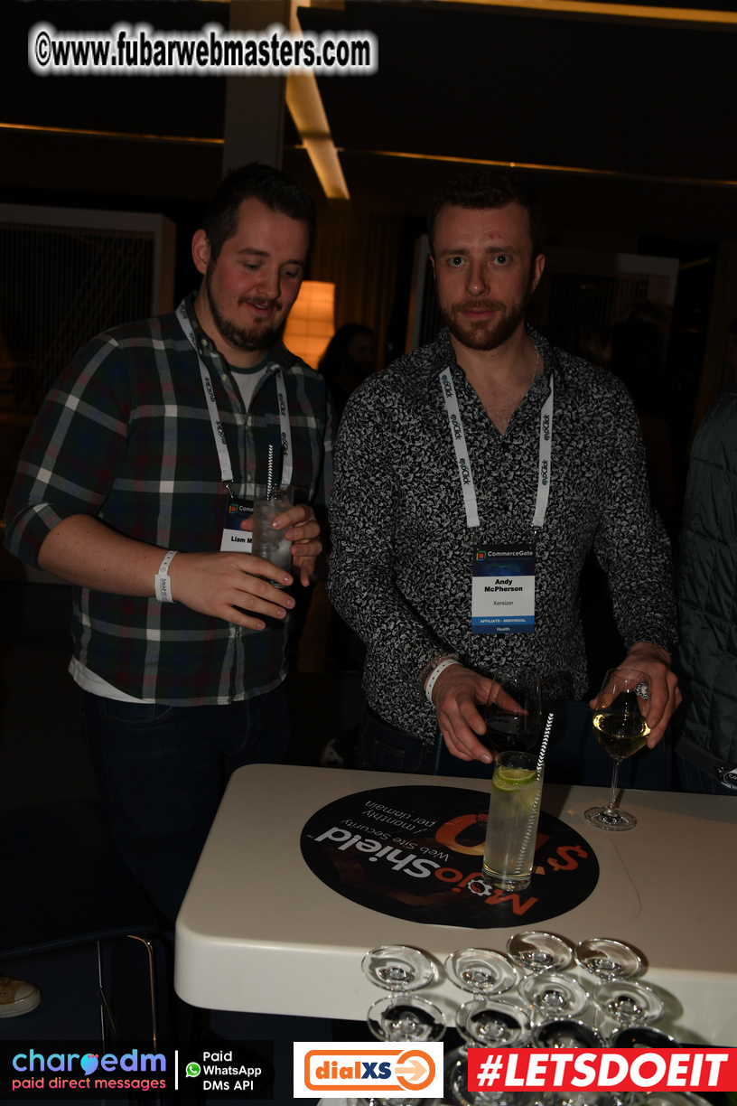 Pre-show MoJoHost Happy Hour