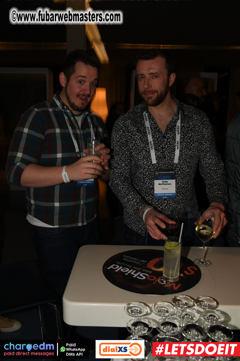 Pre-show MoJoHost Happy Hour