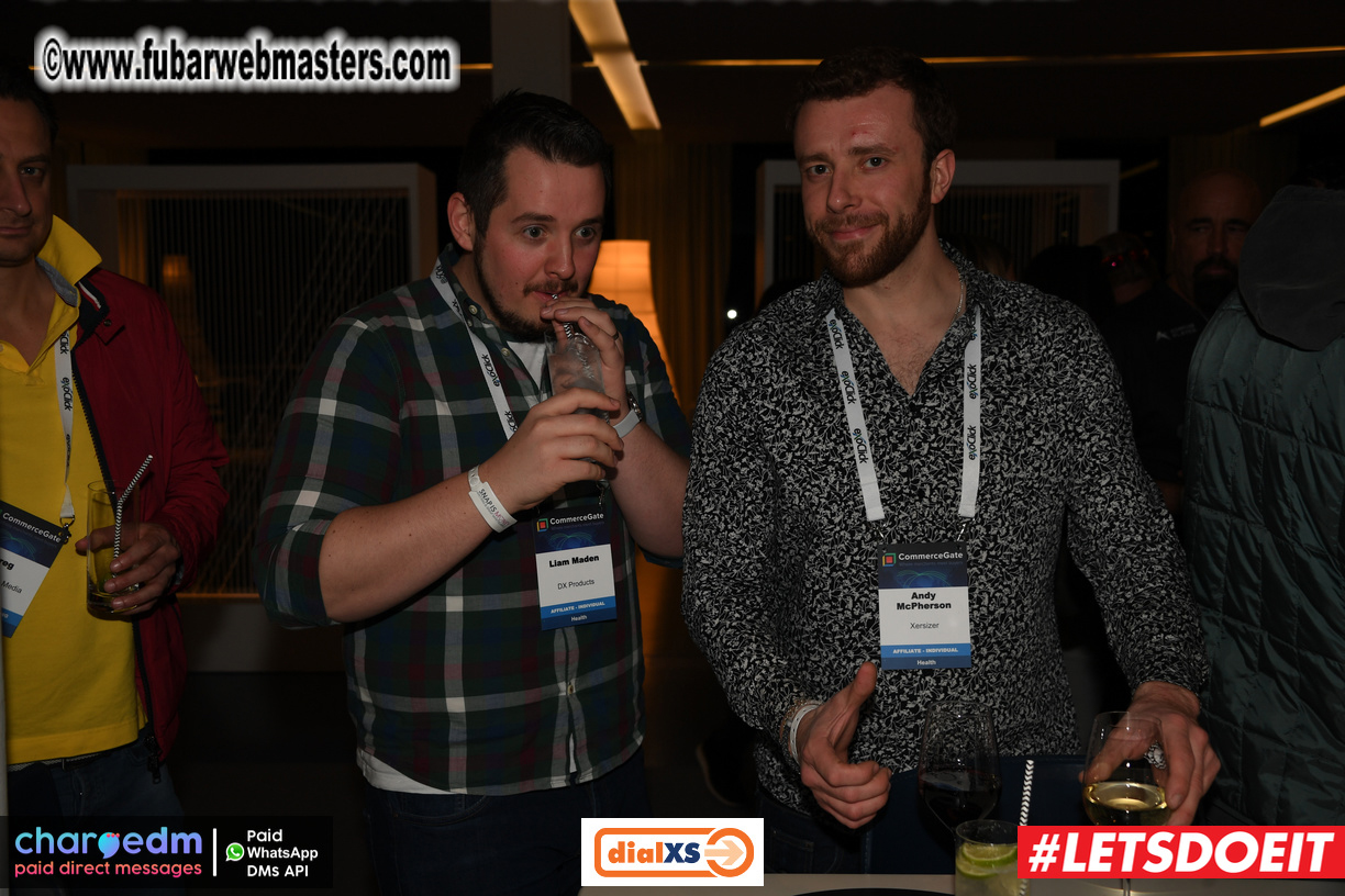 Pre-show MoJoHost Happy Hour