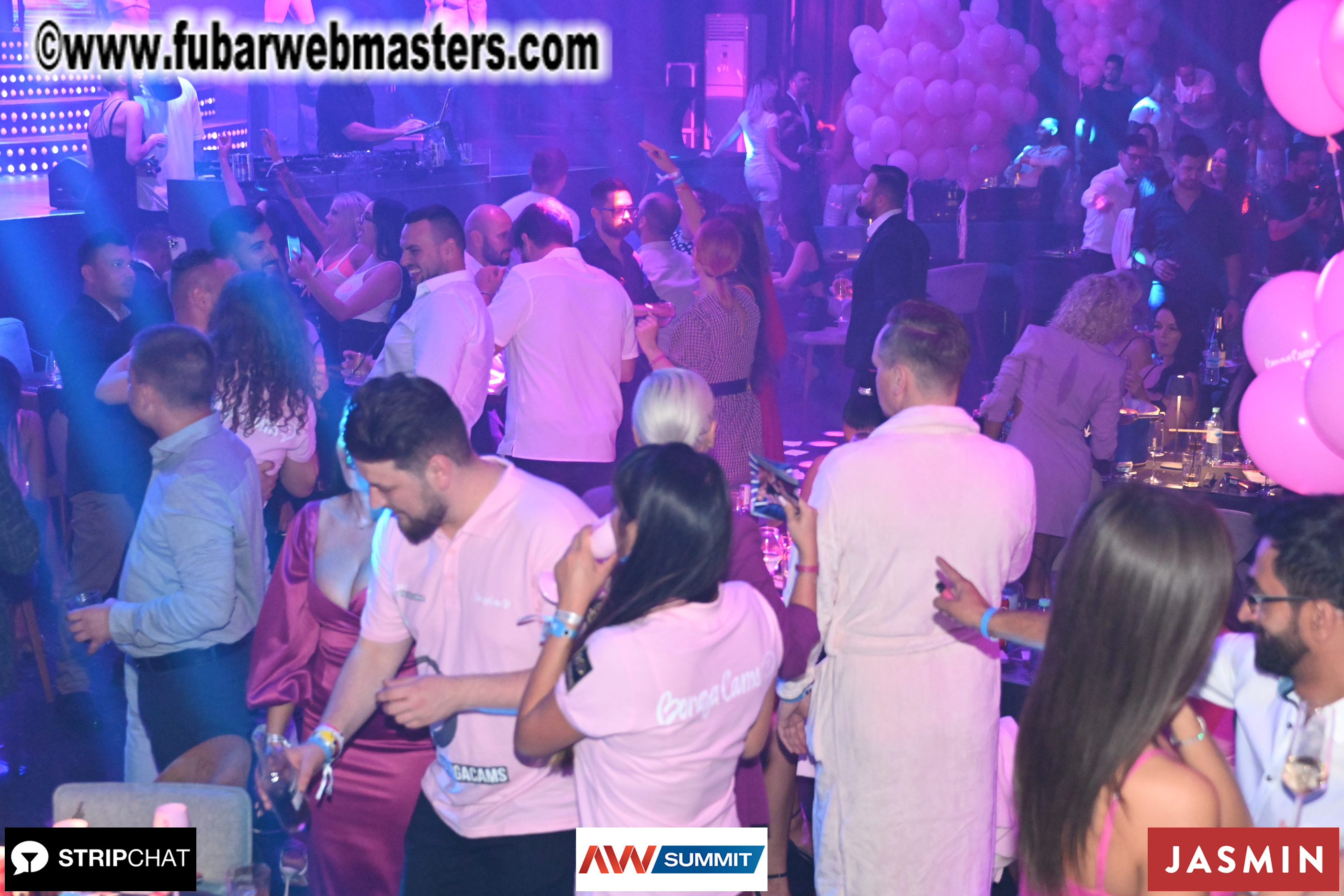 Pink Paradise by BongaCams