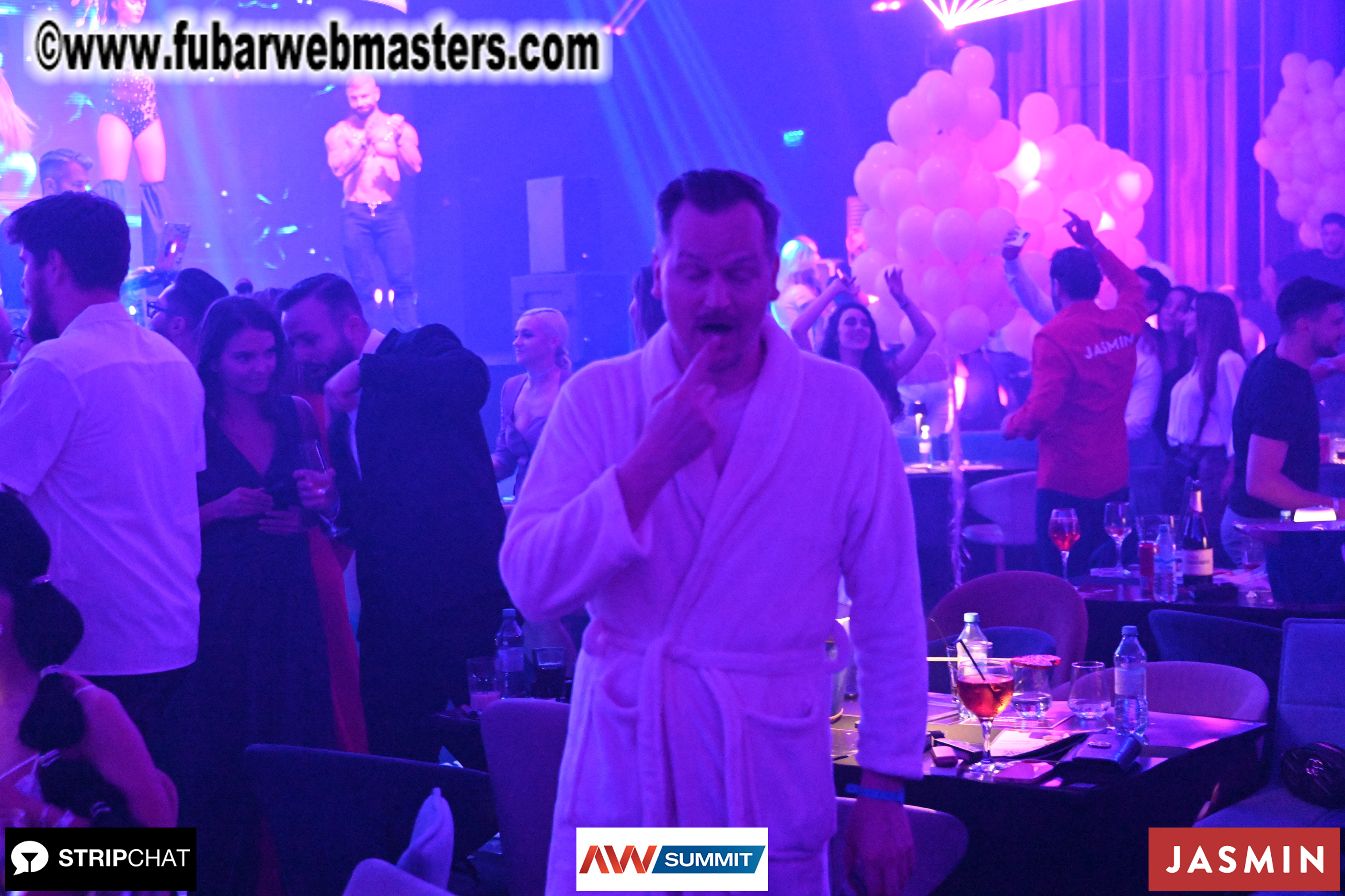 Pink Paradise by BongaCams