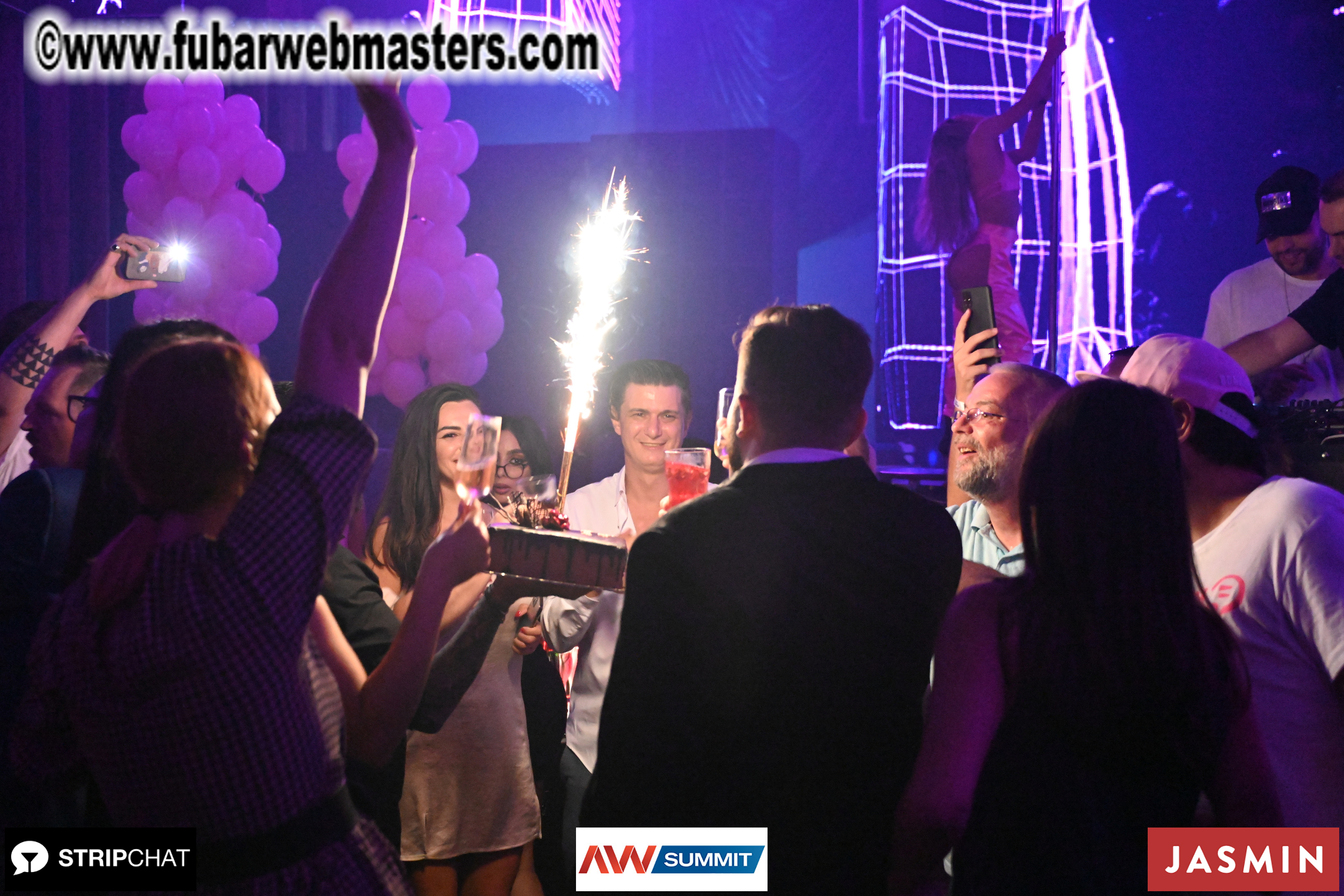 Pink Paradise by BongaCams